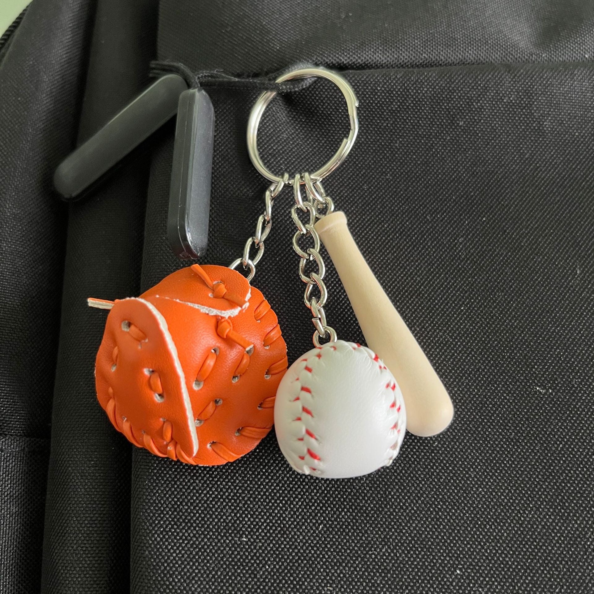 Wholesale Softball Gloves Baseball Keychain