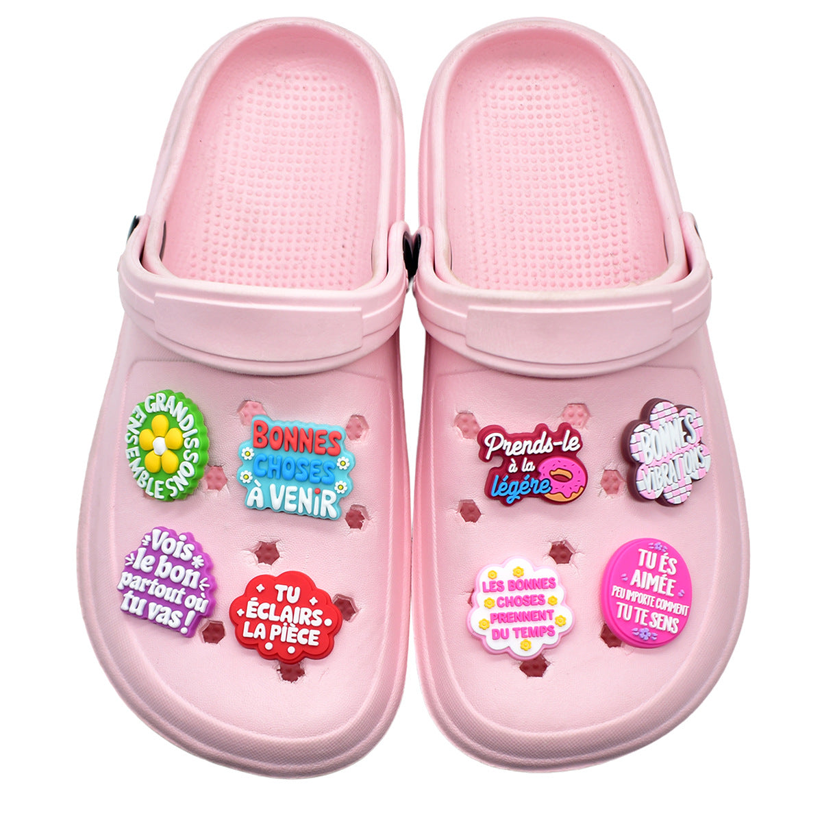 Serie di frasi francesi casuali all'ingrosso da 100 pezzi di cartoni animati di zoccoli Decorazione con fibbia per scarpe in gomma morbida in PVC