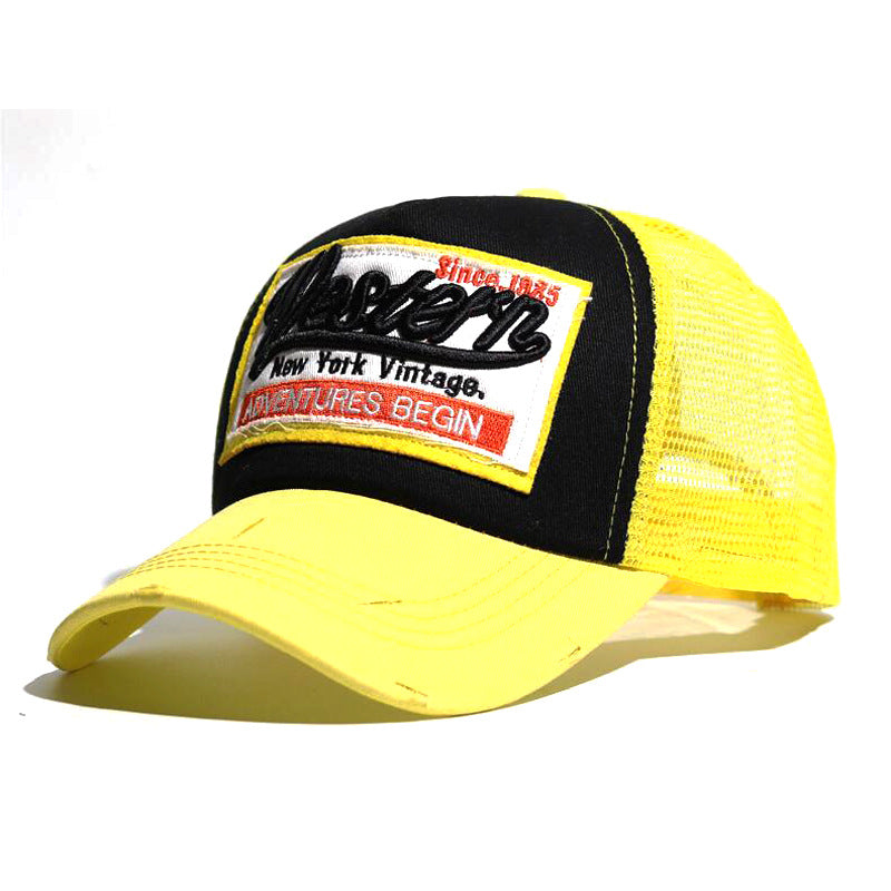 Wholesale Fashionable baseball cap with letter embroidery