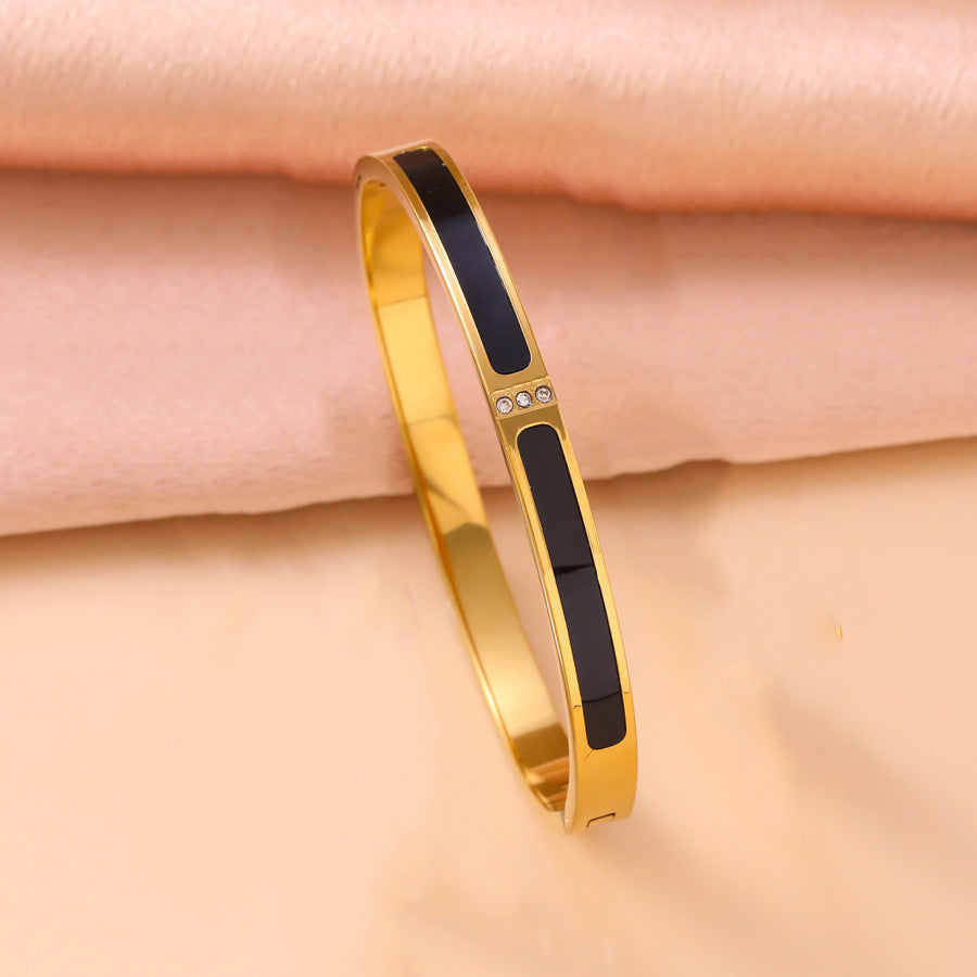 Wholesale Popular Stainless Steel Inlaid with Three Diamonds White Mother-Of-Pearl Bracelet Fashion Stylish Bracelet Vacuum Plated 18K