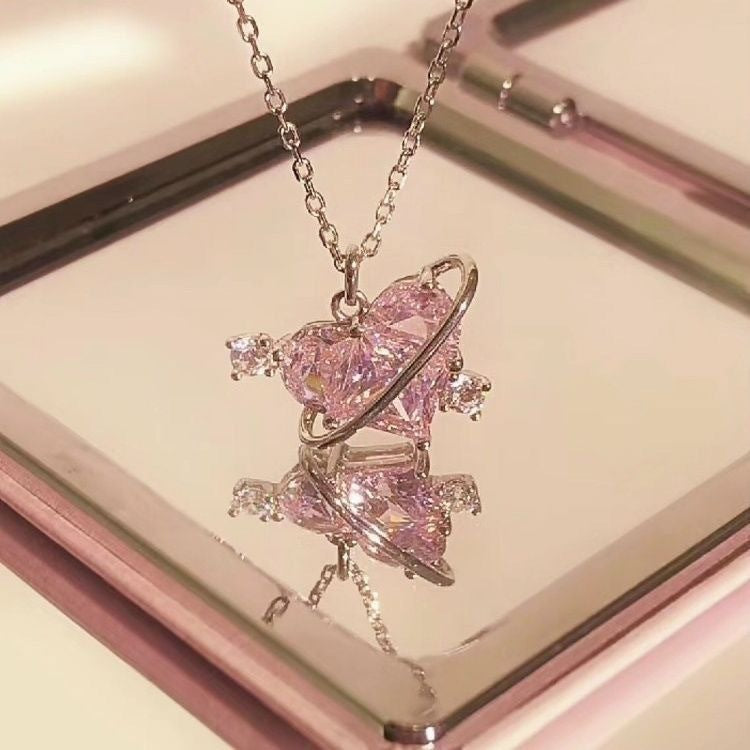Wholesale Electroplated Zinc Alloy Heart Planet Collarbone Necklace White Stylish Fashion Accessory For Women