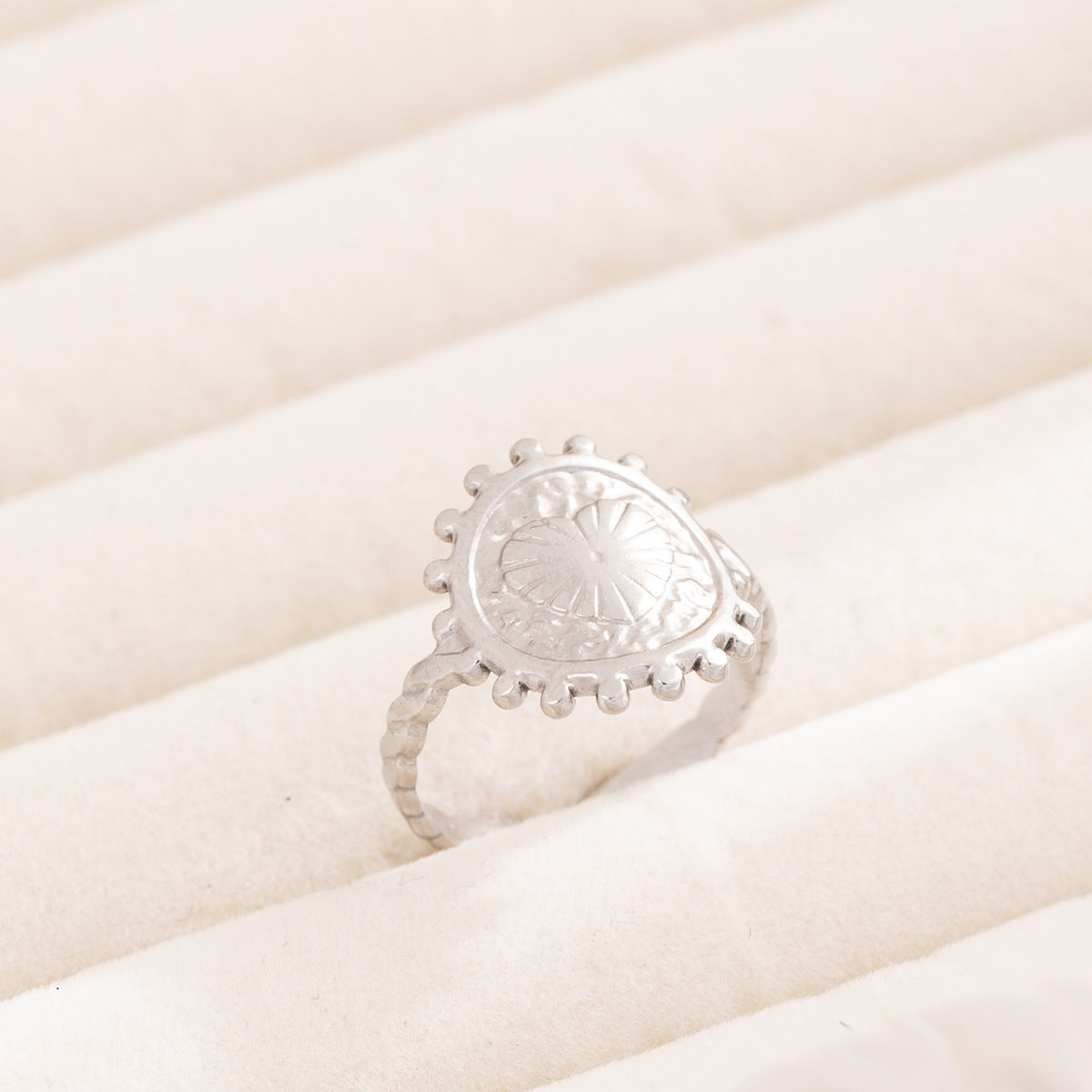 Wholesale Heart Shaped Open Ring Adjustable Stainless Steel Fashion Jewelry Accessory