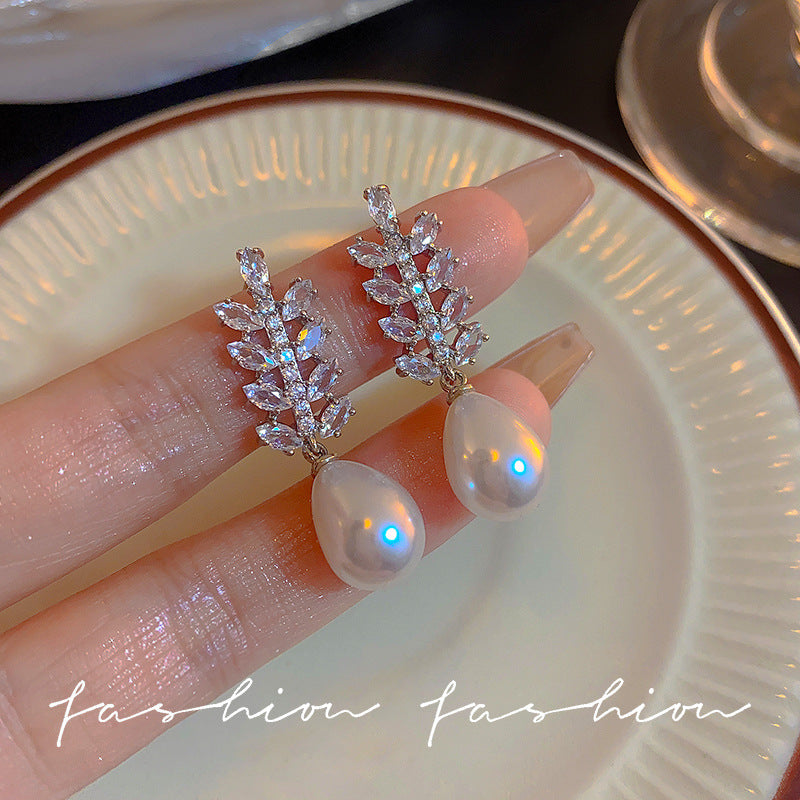 Wholesale  Zircon Pearl Earrings  Light Luxury Earrings