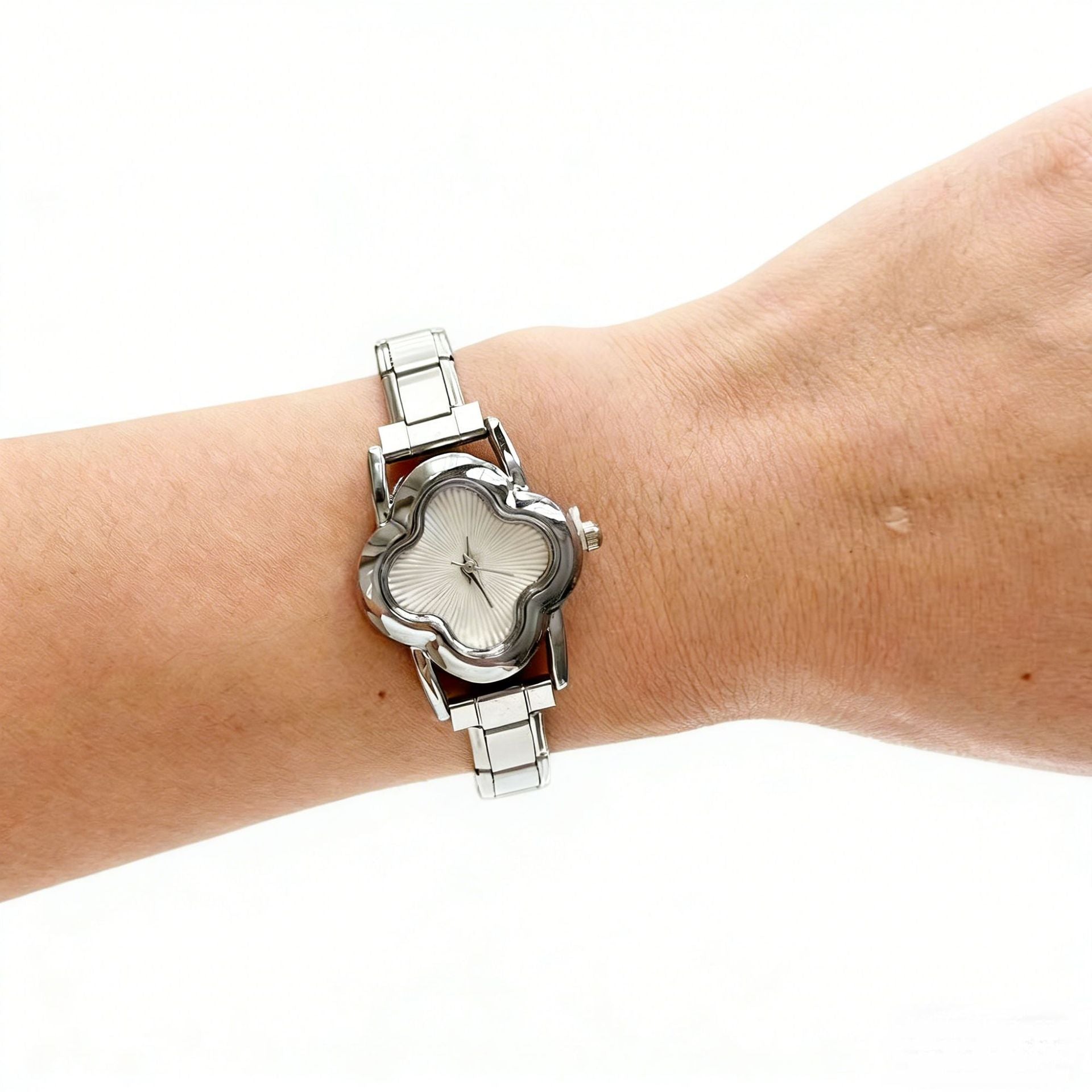 Wholesale Four-Leaf Clover Modular Women' s Watch with Detachable Steel Band,  DIY Fashion Accessory for Parties and Gifts