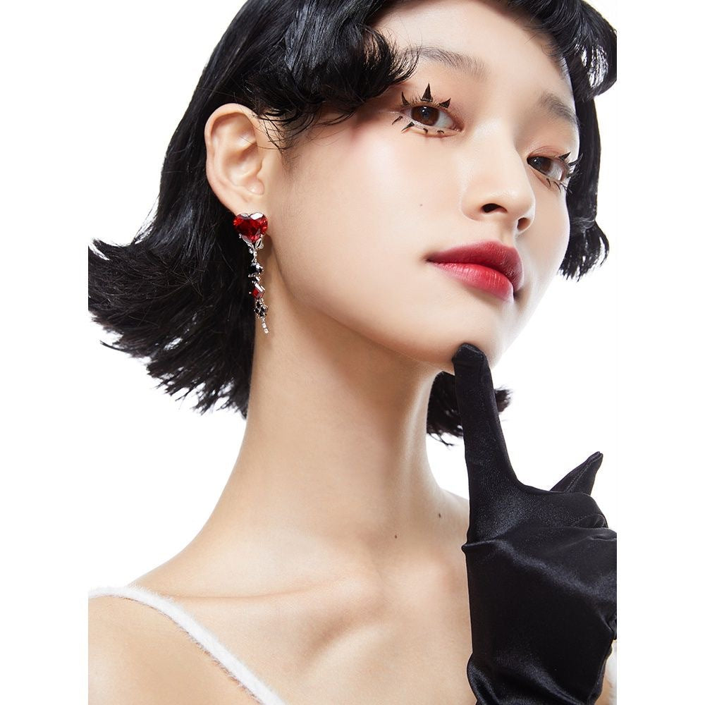 Wholesale Berry Y2K Trendy Cool Black and White Contrast Color Peach Heart  Earrings