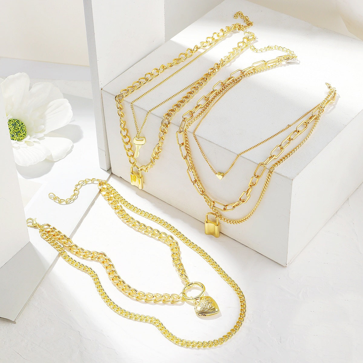 Wholesale alloy love-shaped necklace