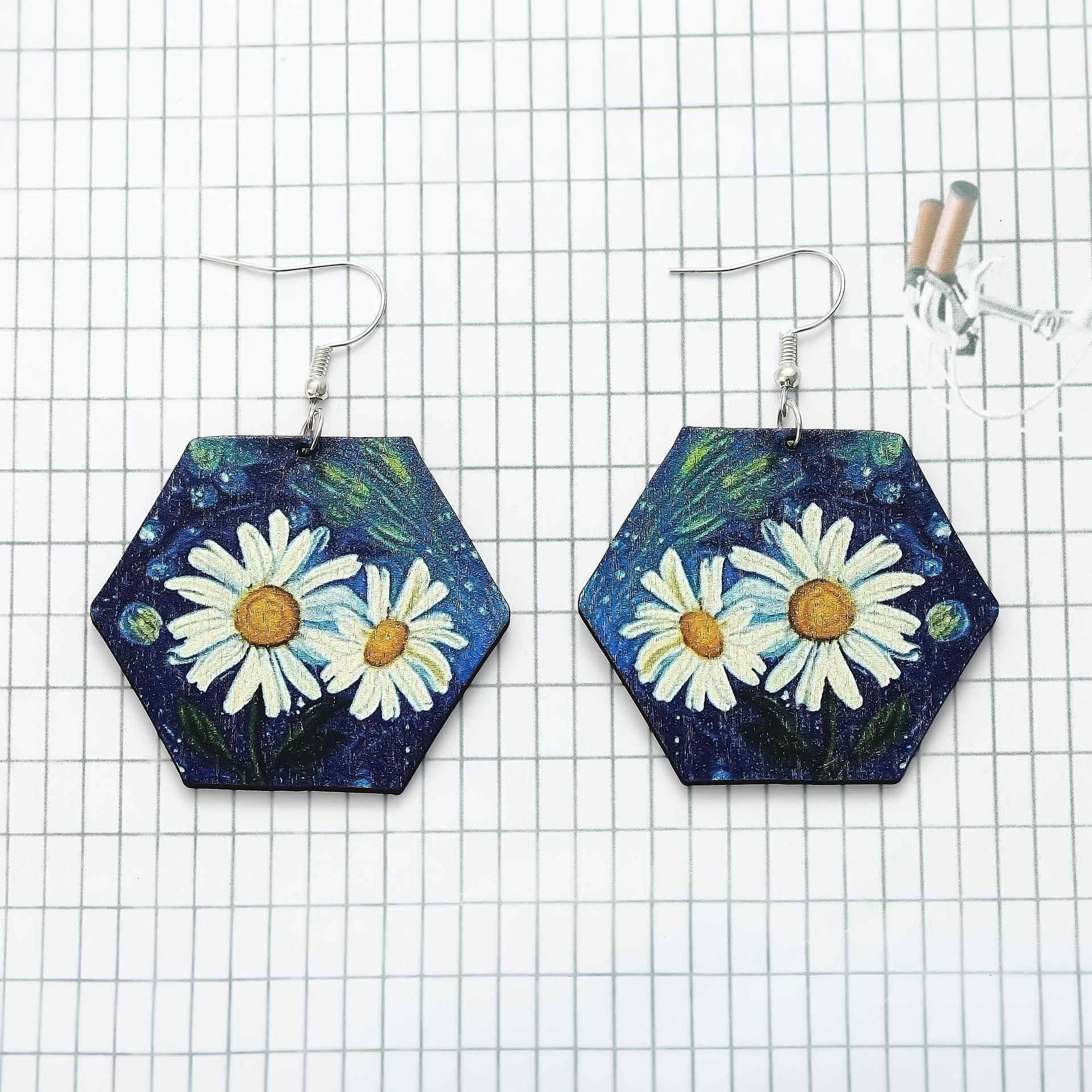 Wholesale White Daisy  Ear Clip Earrings