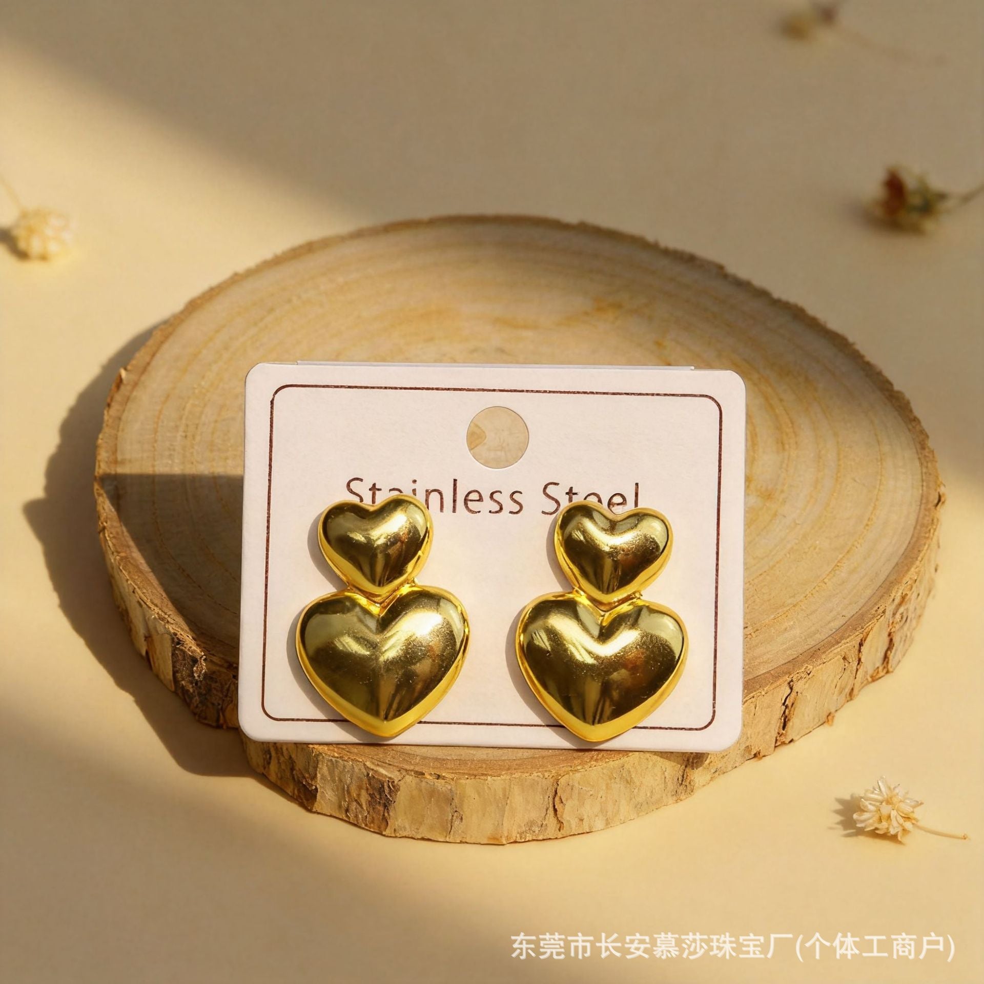Wholesale Modern Heart Shape Stainless Steel Earrings Trendy Golden Electroplated Earrings for Women Party Wear Jewelry Accessory