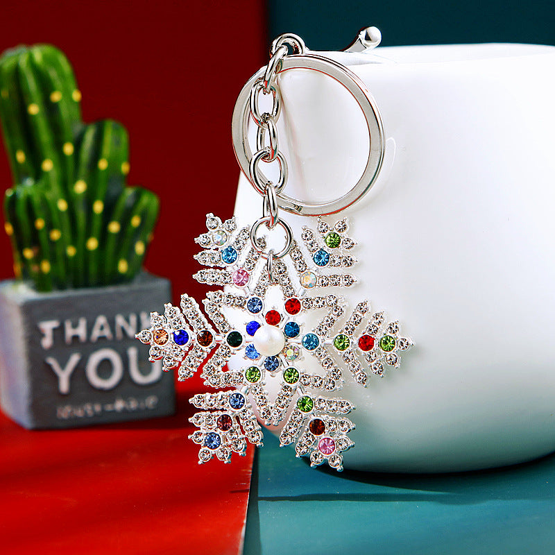 Wholesale Christmas Diamond-embedded snowflake car keychain metal pendant key chain