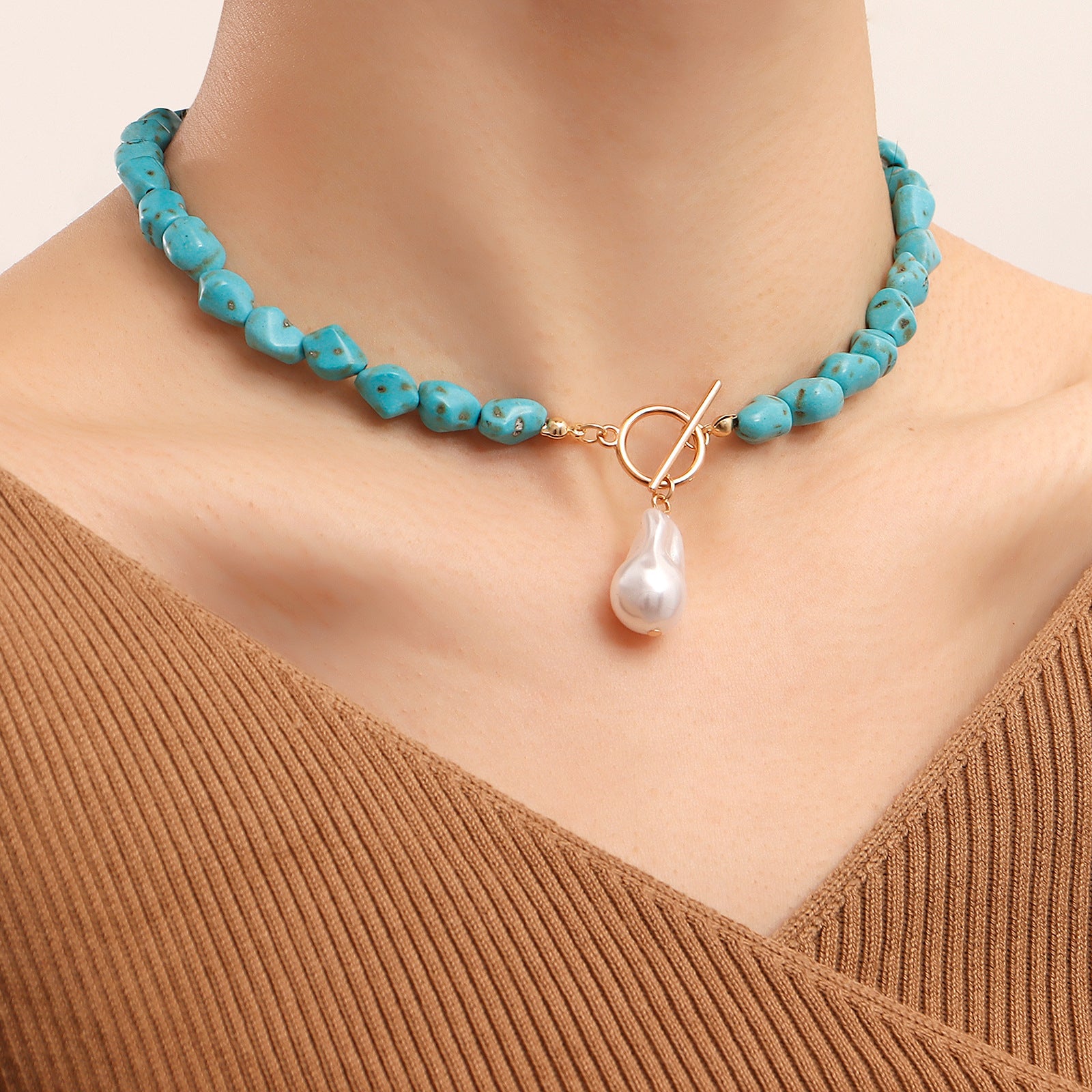 Wholesale Asymmetrical Pearl Pendant Necklace,  Fashion Jewelry Accessory,  Chic Boutique Resale Gift