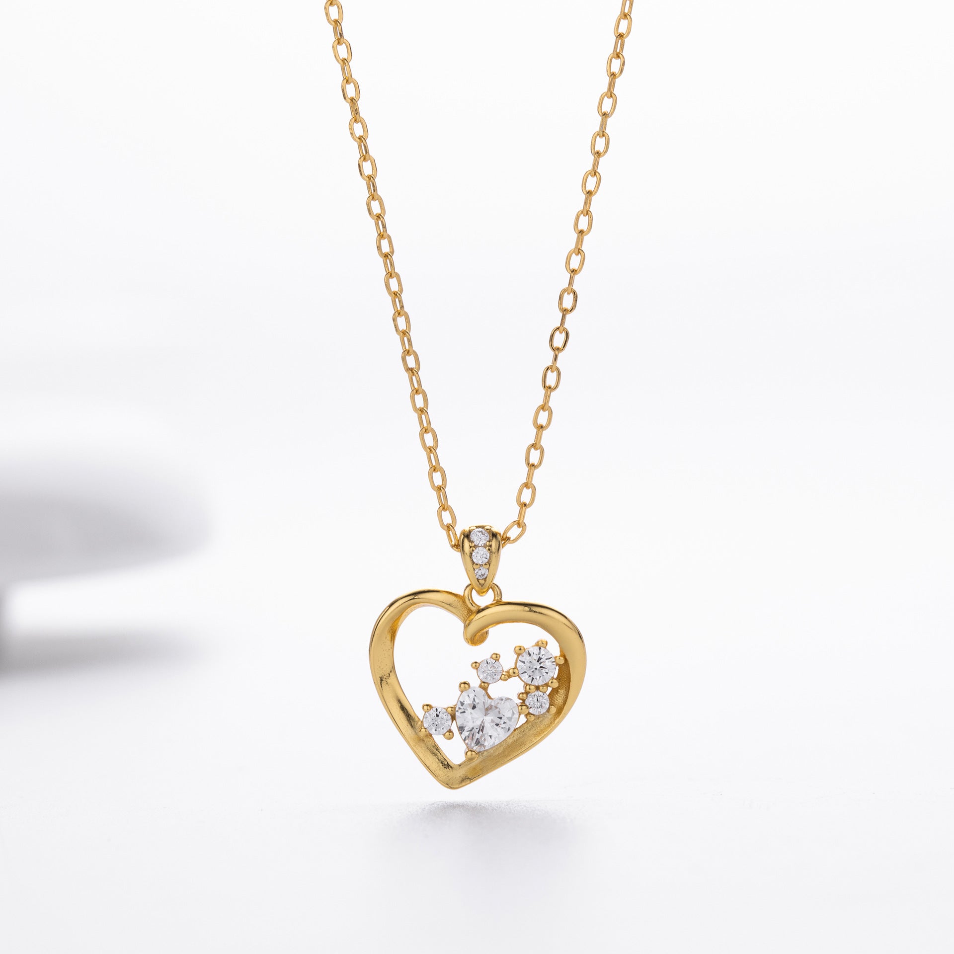 Wholesale S925 Sterling Silver Heart-shaped Light Luxury Clavicle Chain Beautiful Necklace
