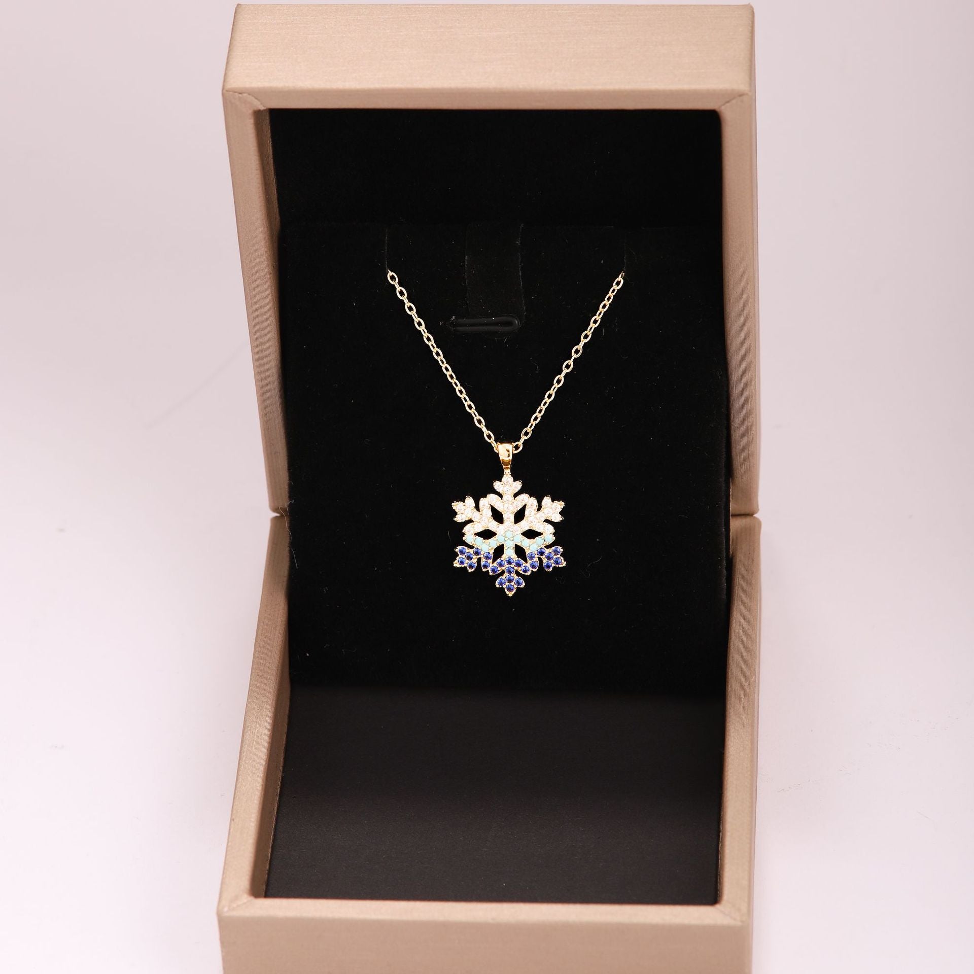 Wholesale Snowflake Zircon Necklace Full Diamond Snowflake Necklace
