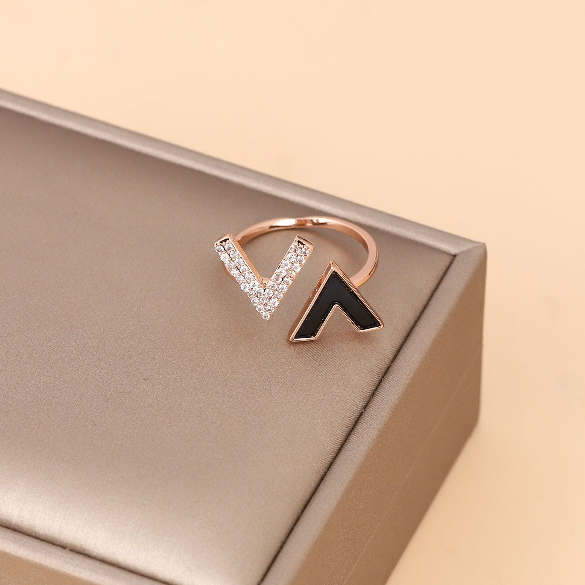 Wholesale Letter V Rings