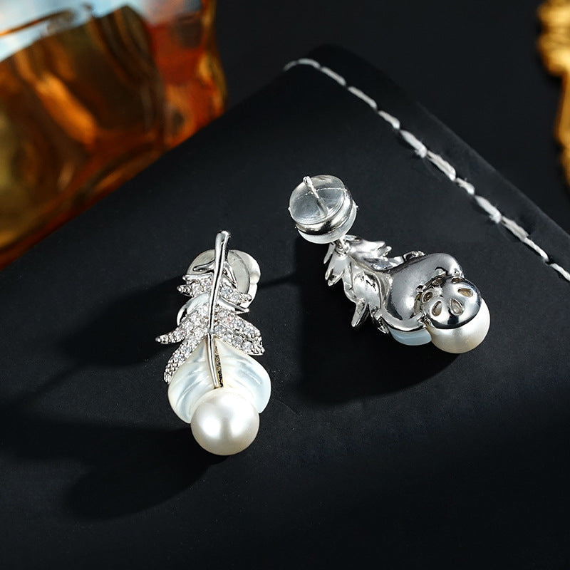 Wholesale Natural shell  temperament fashion feather series earrings