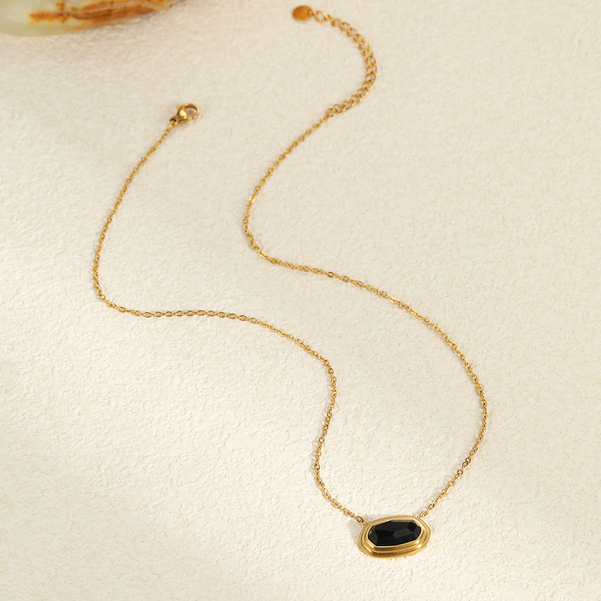 Wholesale  geometric black agate inlaid necklace pendant stainless steel 18K gold plated clavicle chain