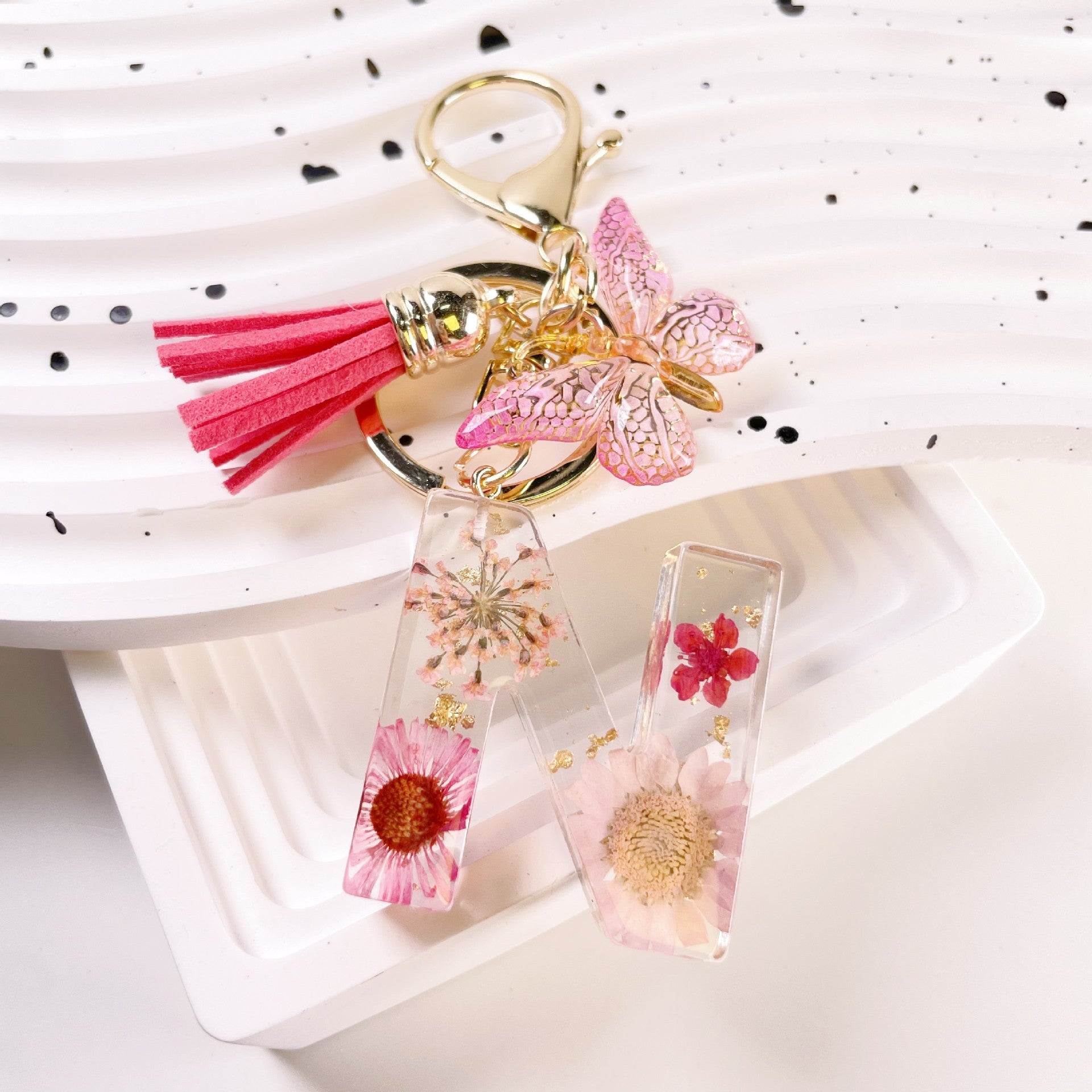 Wholesale Pink Daisy Letter Keychains Butterfly Tassel Keychain ACC-KC-Jiay001