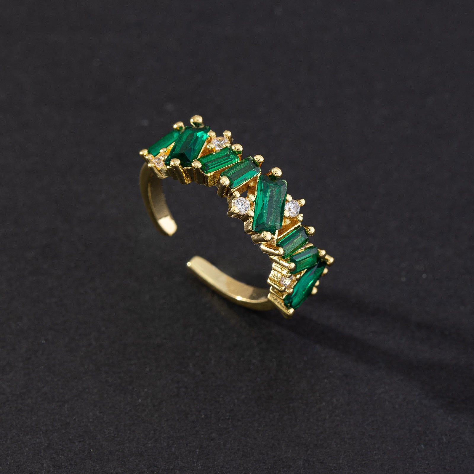Wholesale Vintage Emerald Green Open Snake Ring Copper Zircon Women S Fashion Jewelry Accessory
