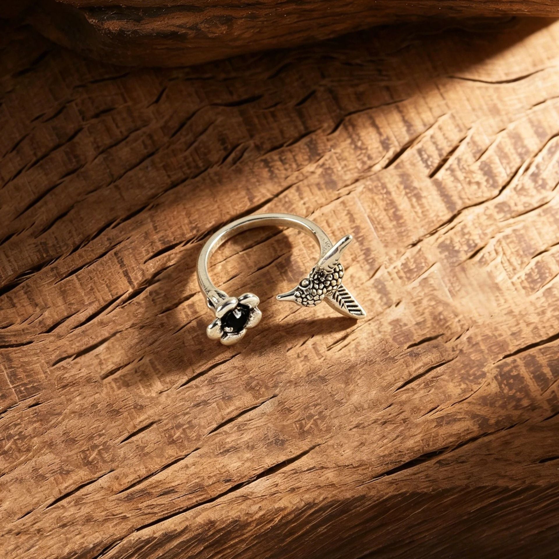 Wholesale Zinc Alloy Electroplated Hummingbird Bird Ring - Exaggerated Open Design Fashion Jewelry Accessory for Party or Gift