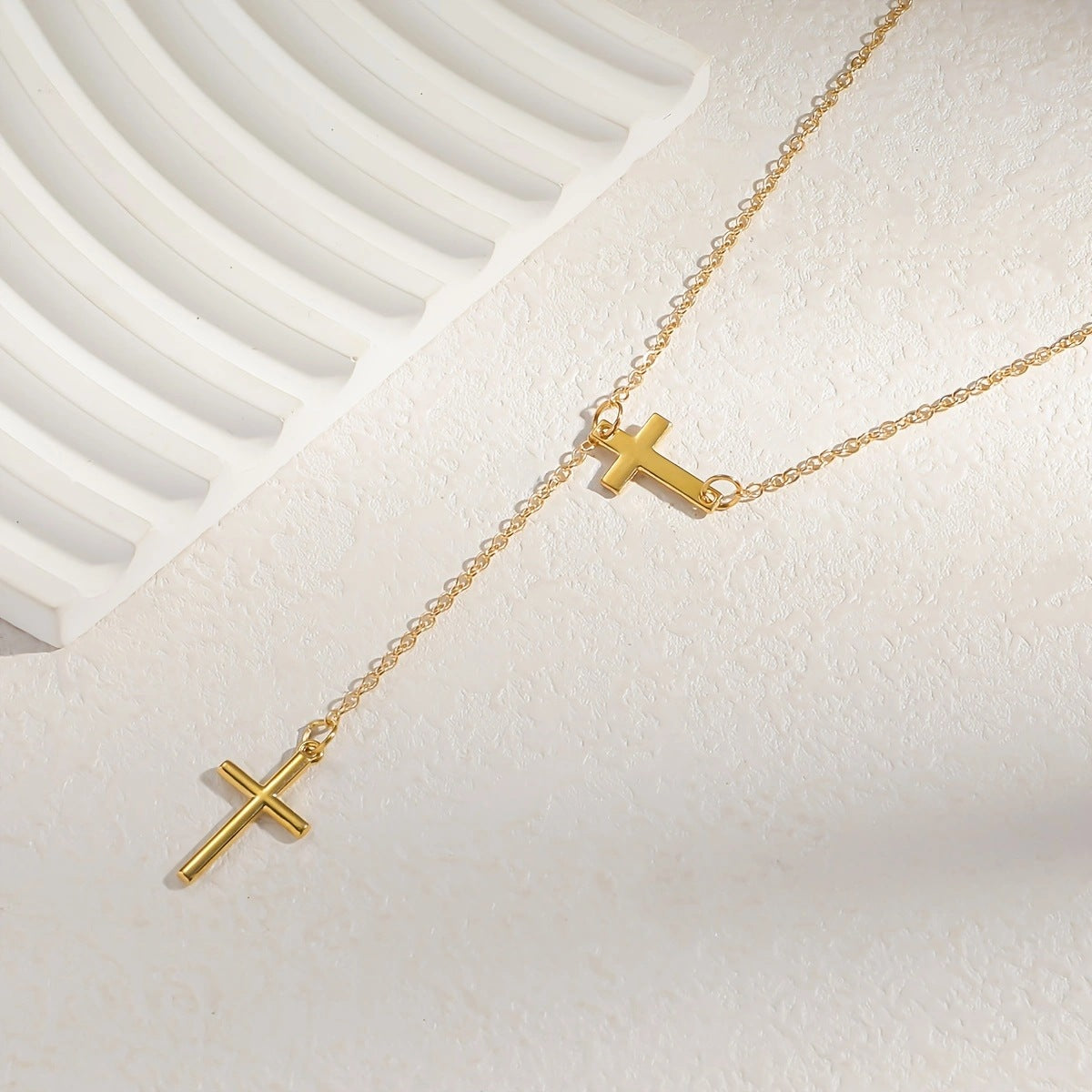 Wholesale Chic Cross Pendant Necklace Metal Electroplated Fashion Jewelry Accessory