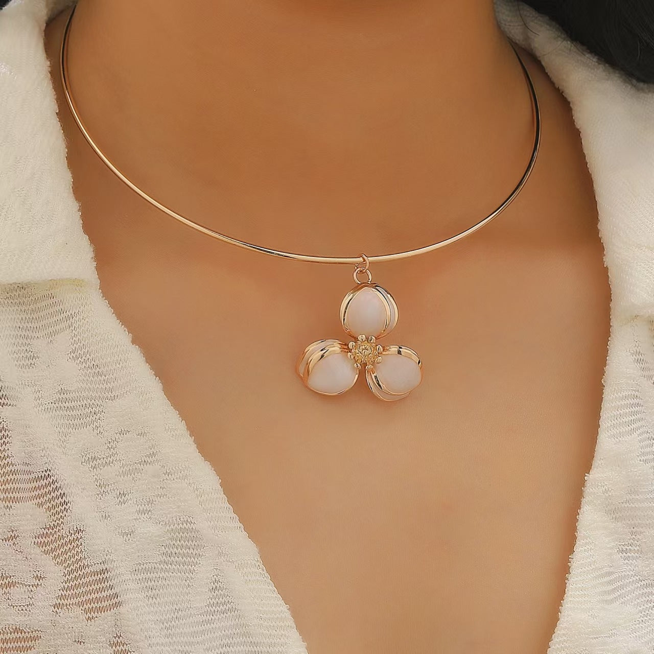 Insieme all'ingrosso dei monili di stile di festa della foresta della collana degli orecchini del fiore di goccia di olio