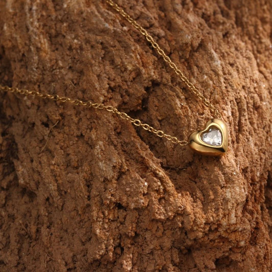 Wholesale Titanium steel heart-shaped zircon necklace