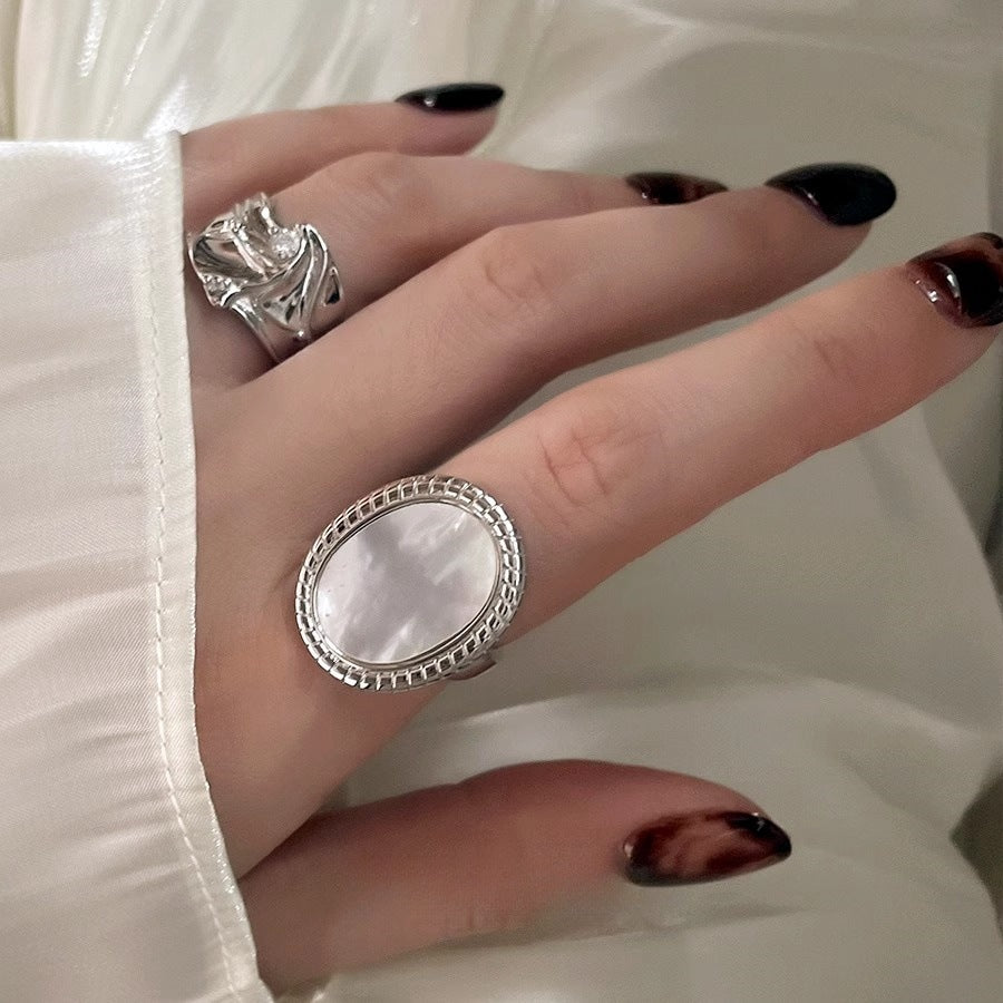 Wholesale Stylish Square Fritillaria Index Finger Ring with Stone Accent for Everyday Wear and Boutique Resale