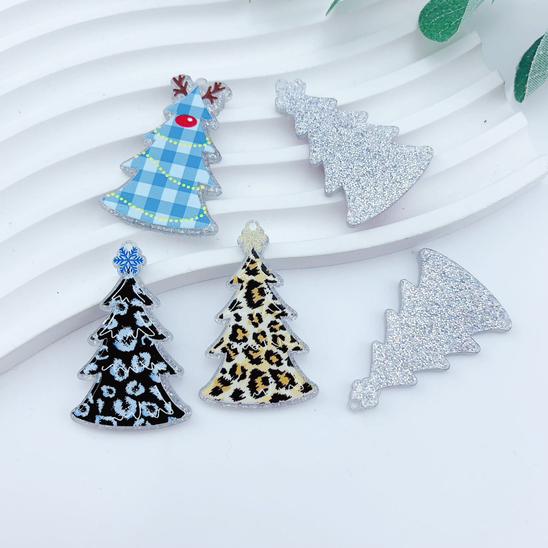 Wholesale 10pcs acrylic Christmas Plaid leopard print pendant