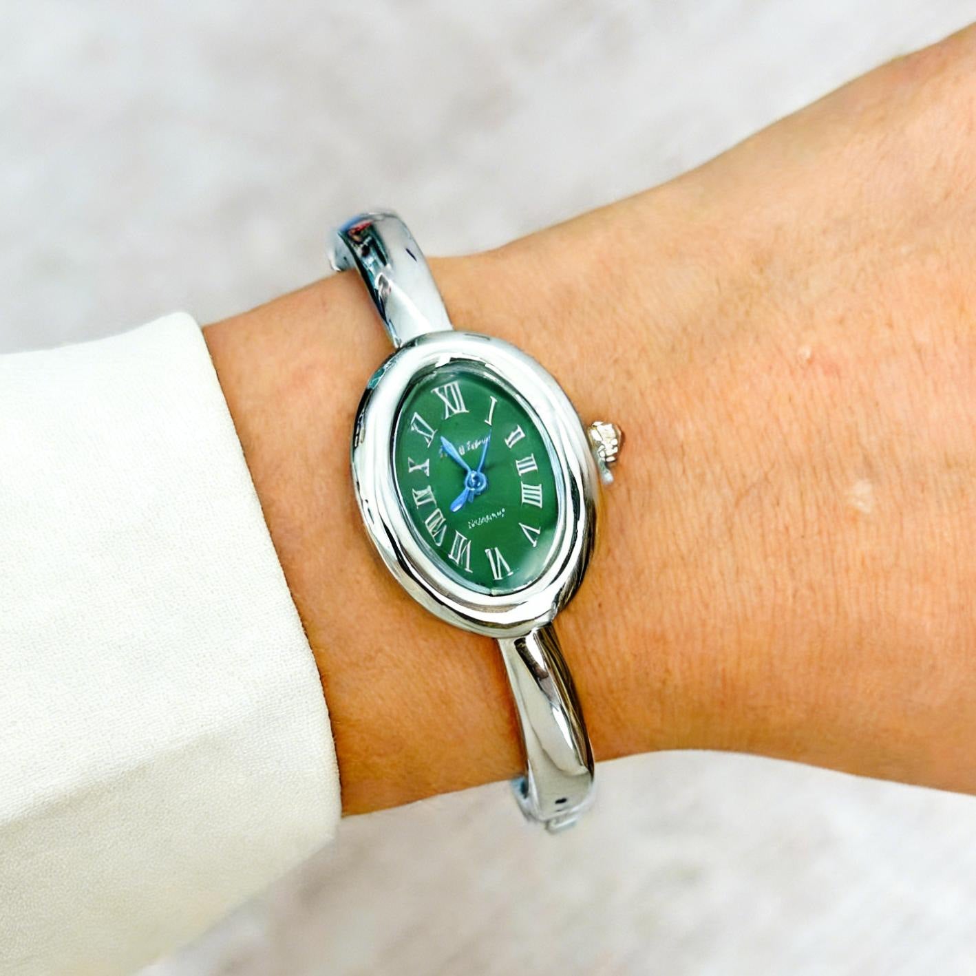 Wholesale Vintage Women' s Bracelet Watch Quartz Waterproof DIY Chain Student Gift Fashion Accessory