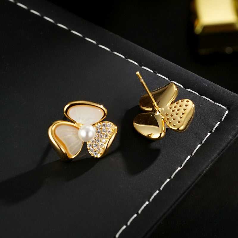 Wholesale S925 Silver Needle Earrings Flower Light Luxury Earrings