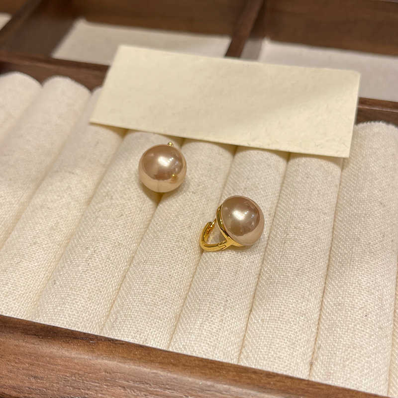 Wholesale Minimalist Round Imitation Pearl Stud Earrings French Design Copper Electroplated Jewelry Accessory
