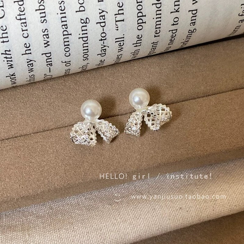 Wholesale European and American Light Luxury Shell Flower Earrings 925 Silver Needle High-grade Earrings Ins Niche Design Elegant Retro Earrings