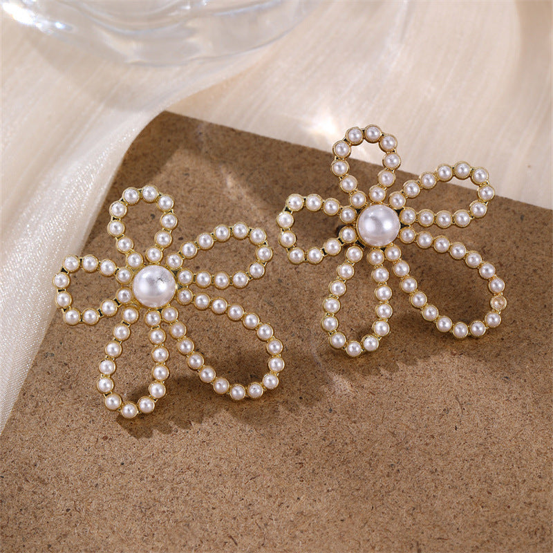 Wholesale  light luxury personality pearl flower earrings