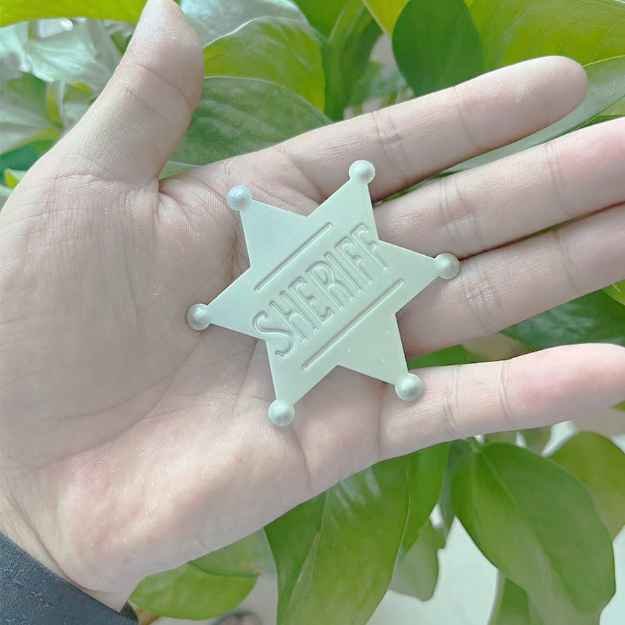 Wholesale  retro creative badge brooch  accessories brooch