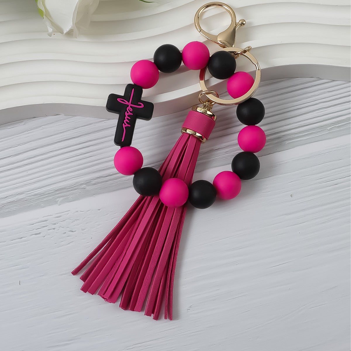 Wholesale Trendy Cross Bead Bracelet Keychain Silicone Wristband Bag Charm For Women