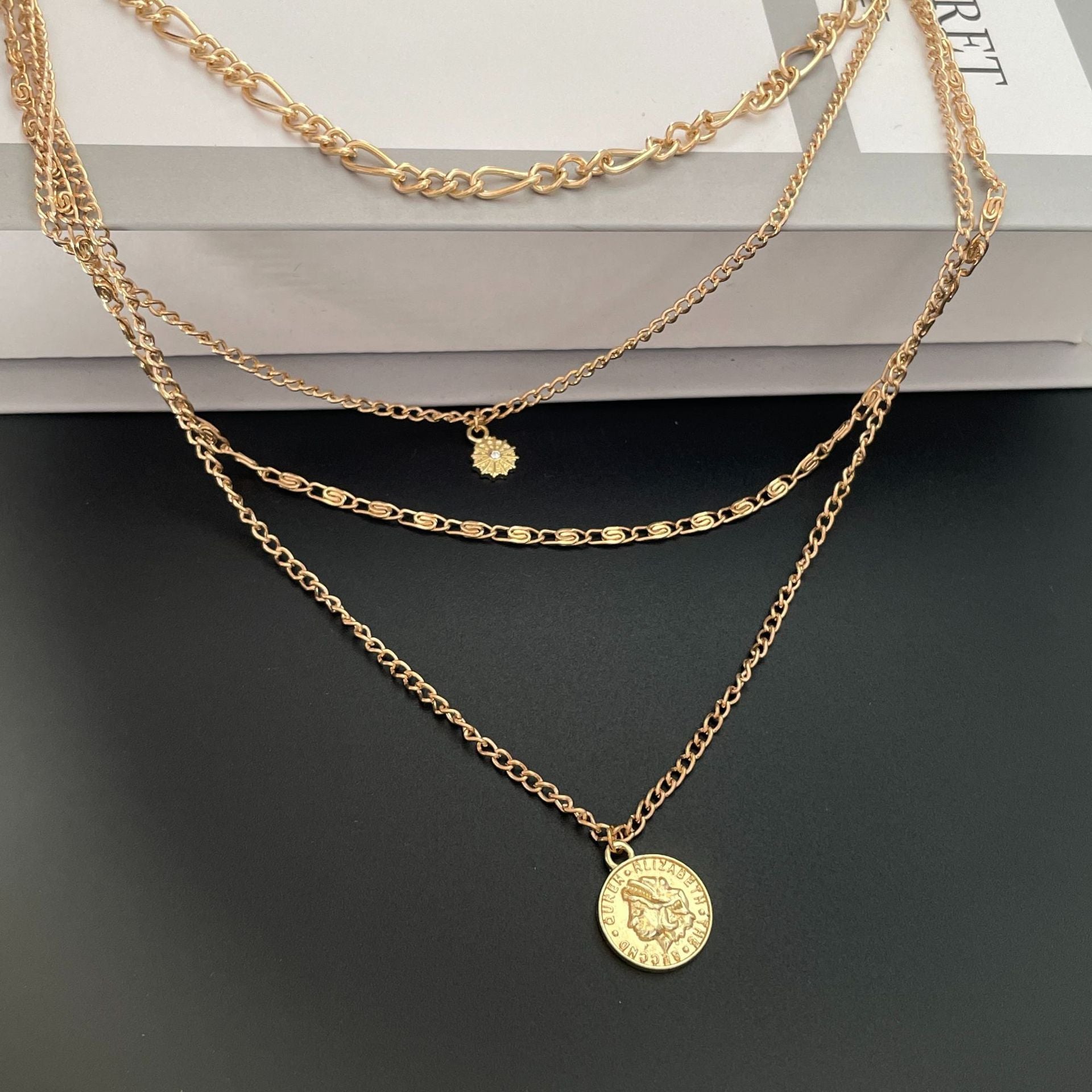 Wholesale Fashion Zinc Alloy Portrait Coin Pendant Necklace,  Stylish Layered Chain Jewelry Accessory