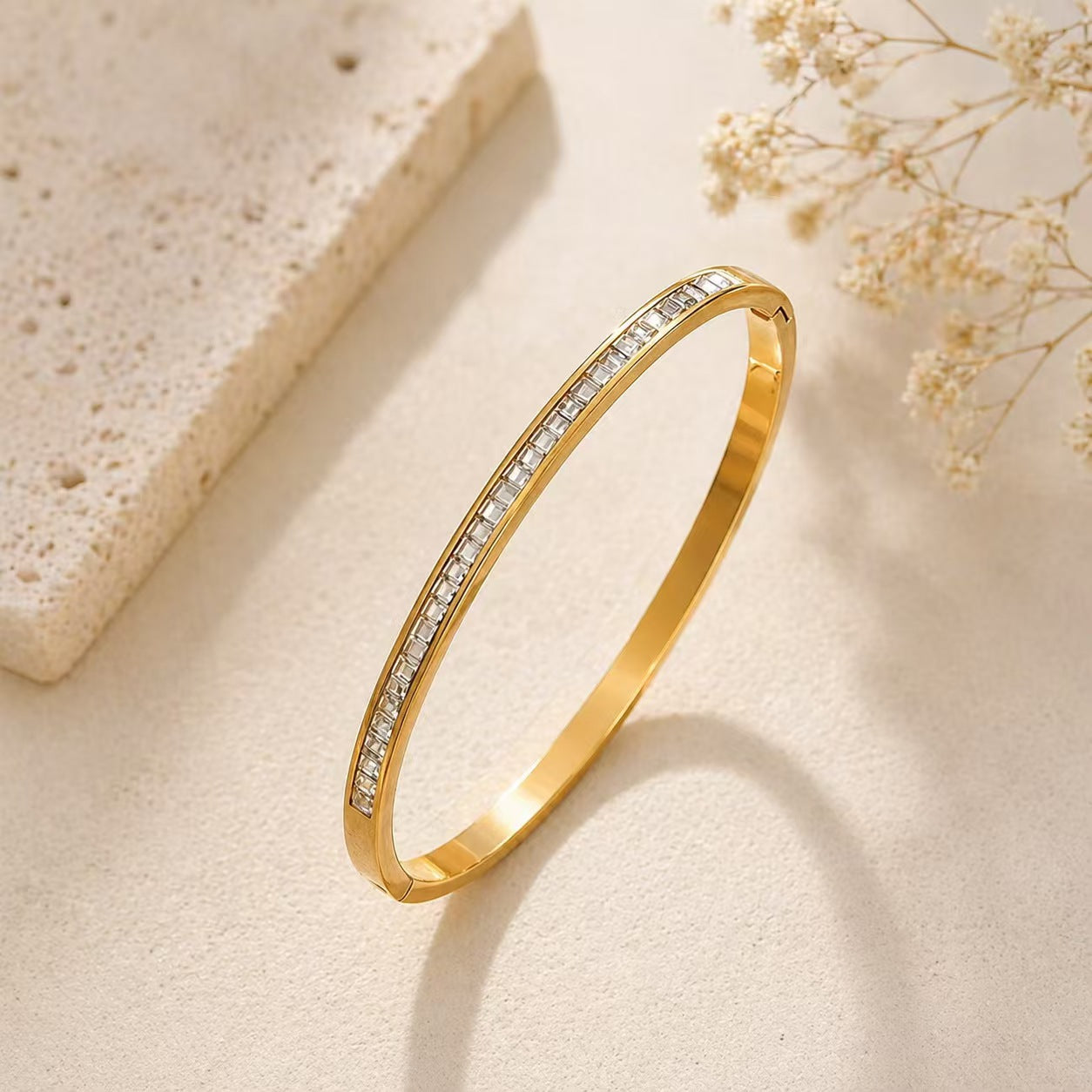 Wholesale Urban Style Love Heart Starry Titanium Steel Bracelet 18K Gold Plated Fashion Accessory