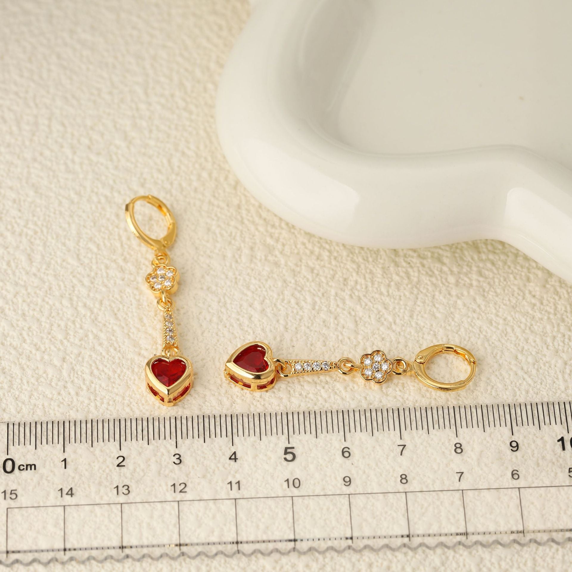 Wholesale Long red heart fashion earrings