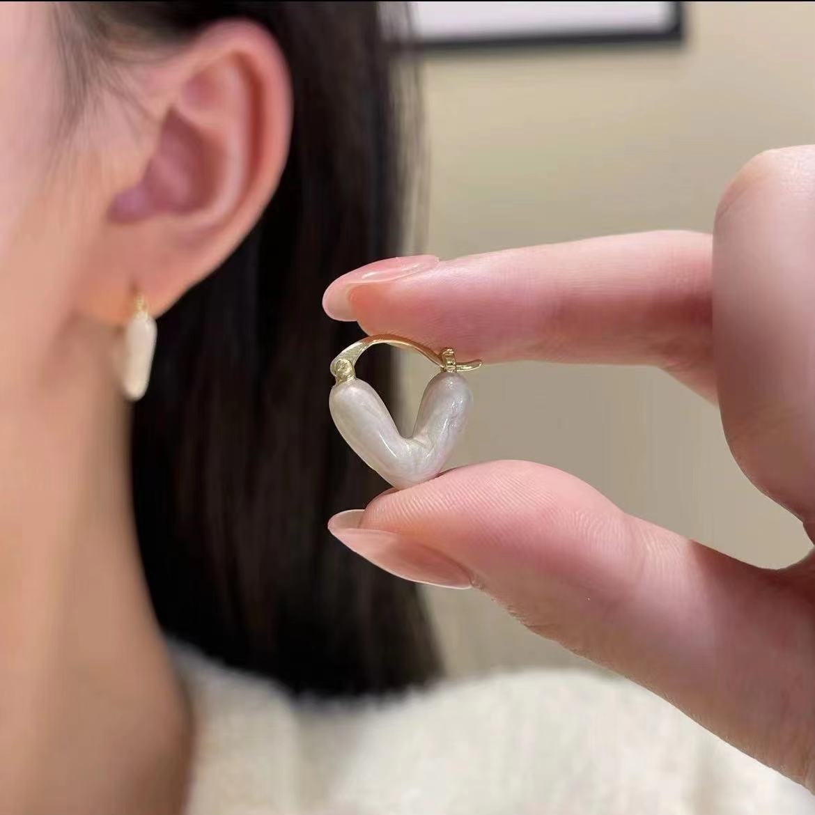 Wholesale Heart Shape Drip Glaze Earrings,  Alloy Ear Studs for Women,  Trendy Love Ear Cuff,  Everyday Wear or Gift