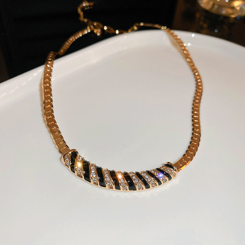 Wholesale Vintage Alloy Rhinestone Flower Layered Clavicle Necklace Jewelry Accessory