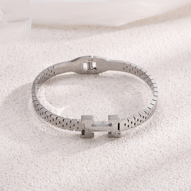 Wholesale Light Luxury Niche 18k Diamond Bracelet ACC-BT-Liyan006