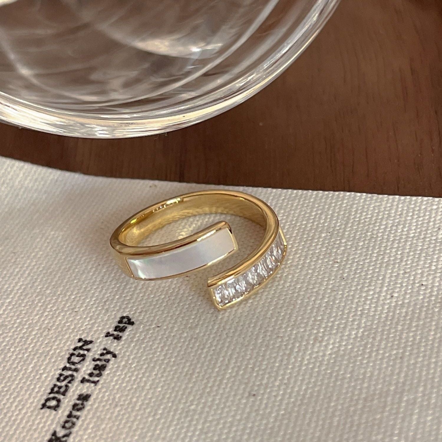 Wholesale Unique Emerald Green Sensibility Ring