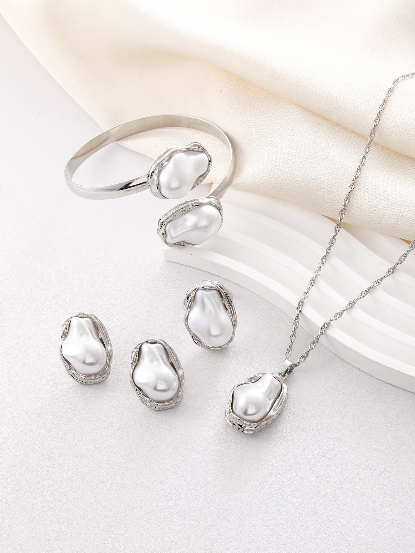 Wholesale  special-shaped Baroque pearl jewelry set