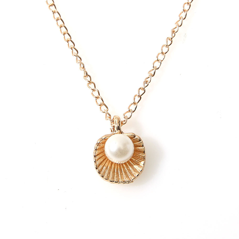 Wholesale Retro Design Sense  Pearl Shell Necklace