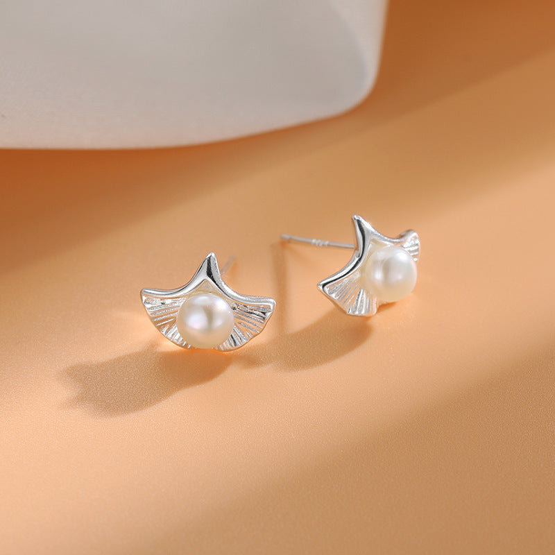 Wholesale Light Luxury Fashion Earrings S925 Sterling Silver Pearl Earrings