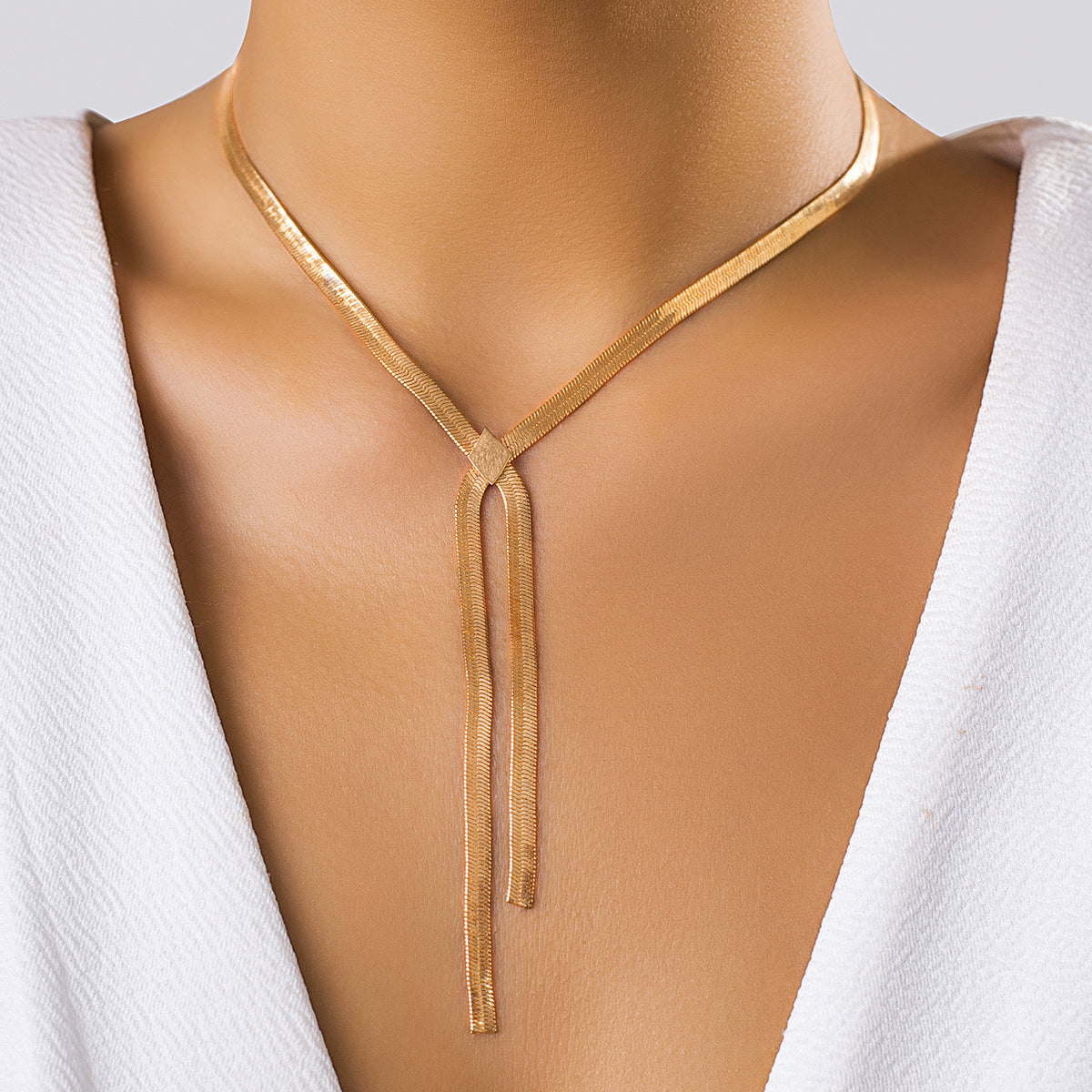 Wholesale Hip-hop Simple Snake Bone Chain Clavicle Chain chocker Necklace