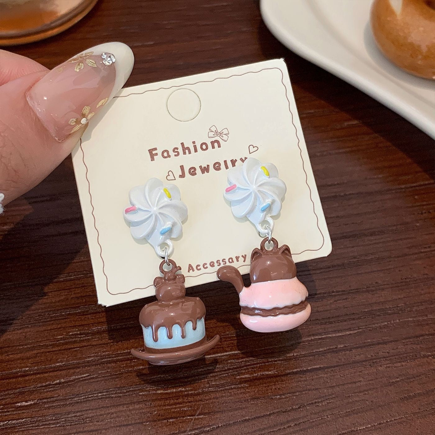 Wholesale Small exquisite and cute earring set asymmetrical dopamine silver needle earrings