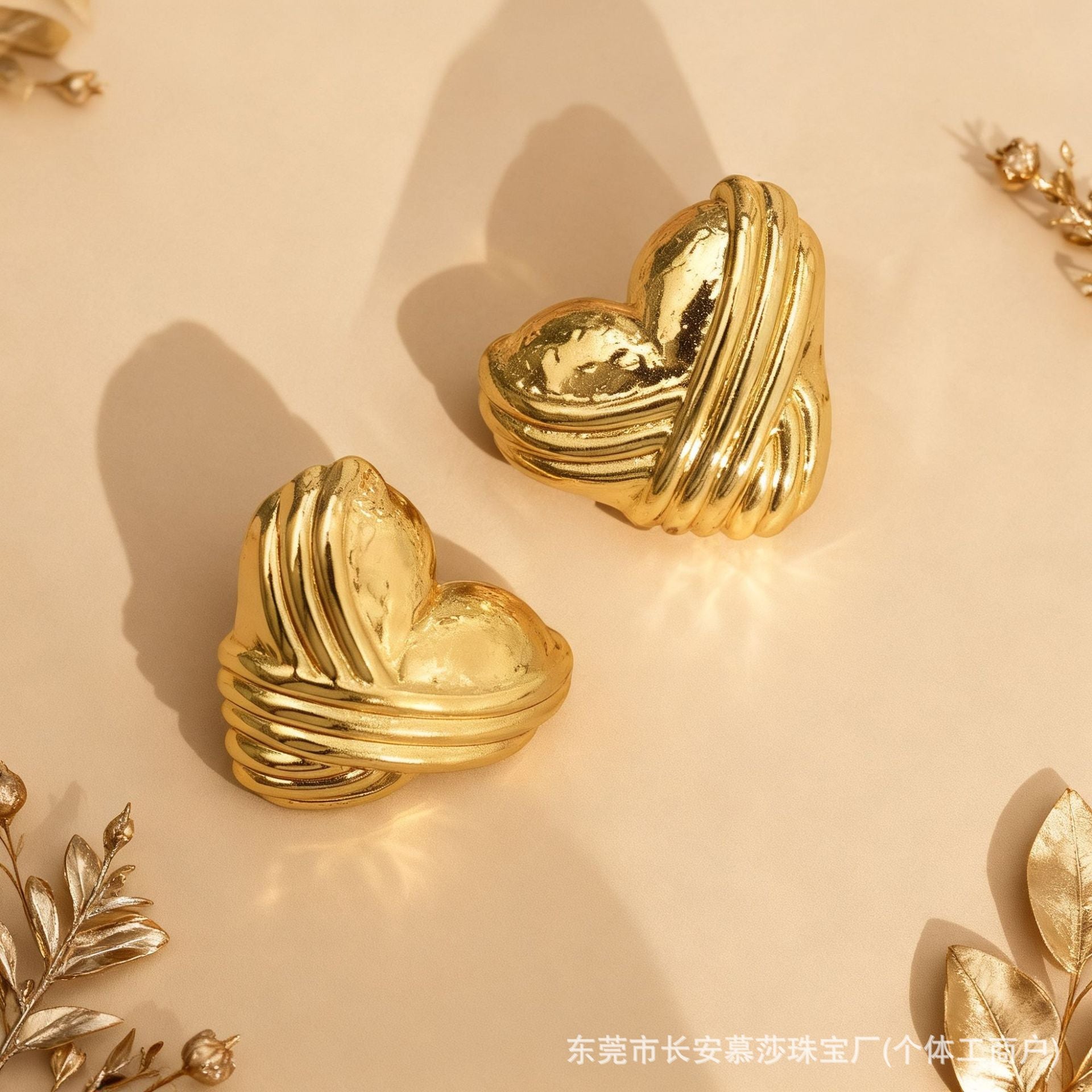 Wholesale Modern Heart Shape Stainless Steel Earrings Trendy Golden Electroplated Earrings for Women Party Wear Jewelry Accessory
