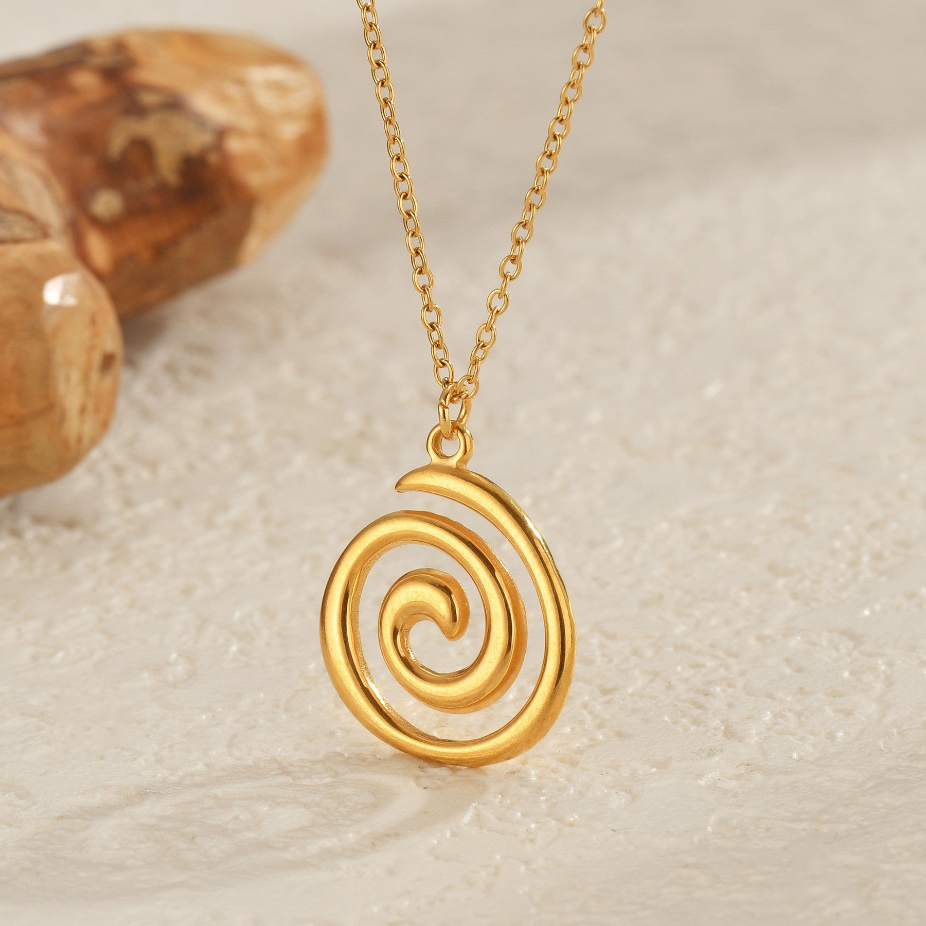 Wholesale Fashion Women' s Alloy Pendant Necklace with Vortex Irregular Pattern Jewelry Accessory