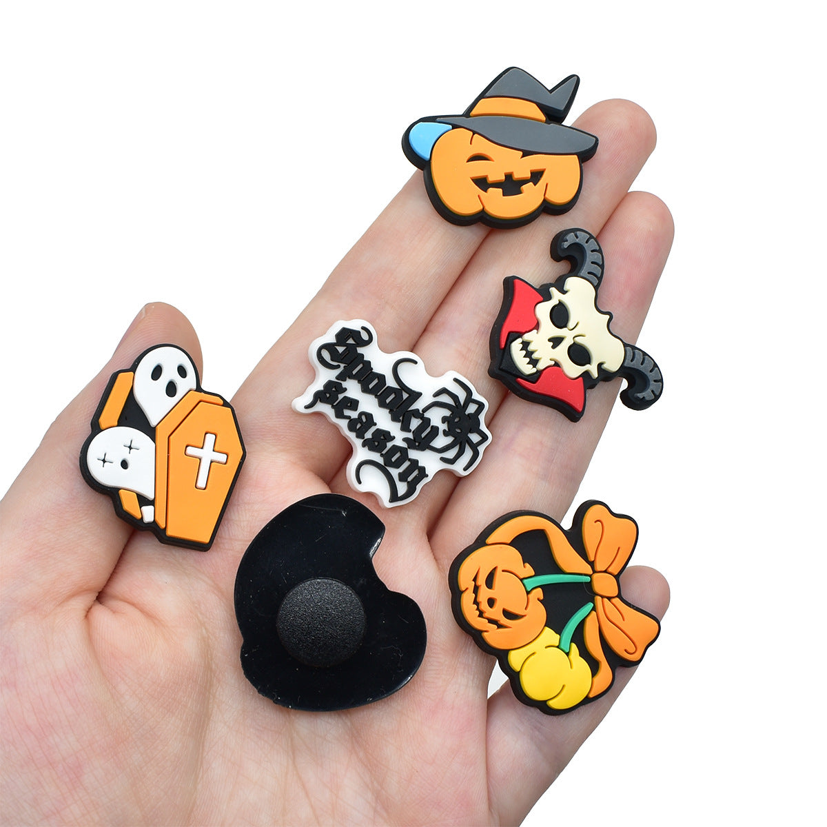 Decorazione casuale all'ingrosso della fibbia della scarpa in gomma morbida in PVC serie zucca da 100 pezzi