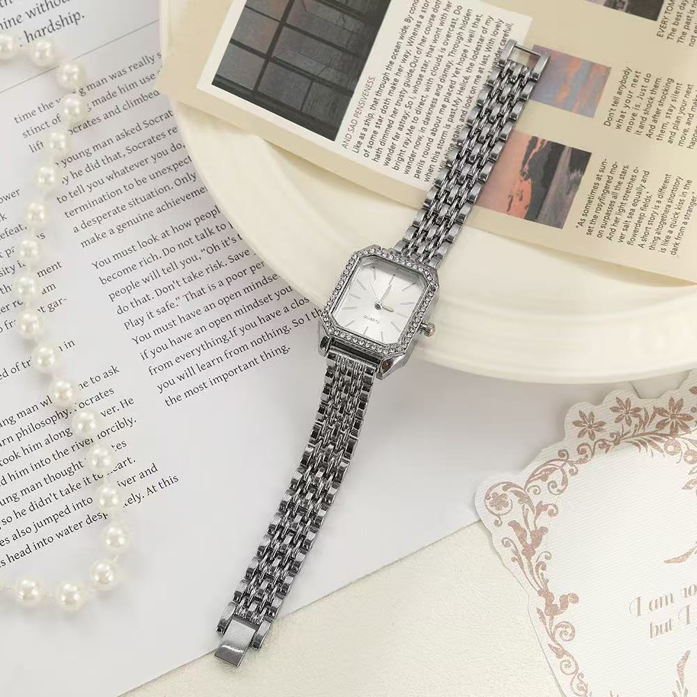 dxx-img:cf8d41d940ee02f4bdc78c45b04cb06f,ACC-WA-6065156616832-M1